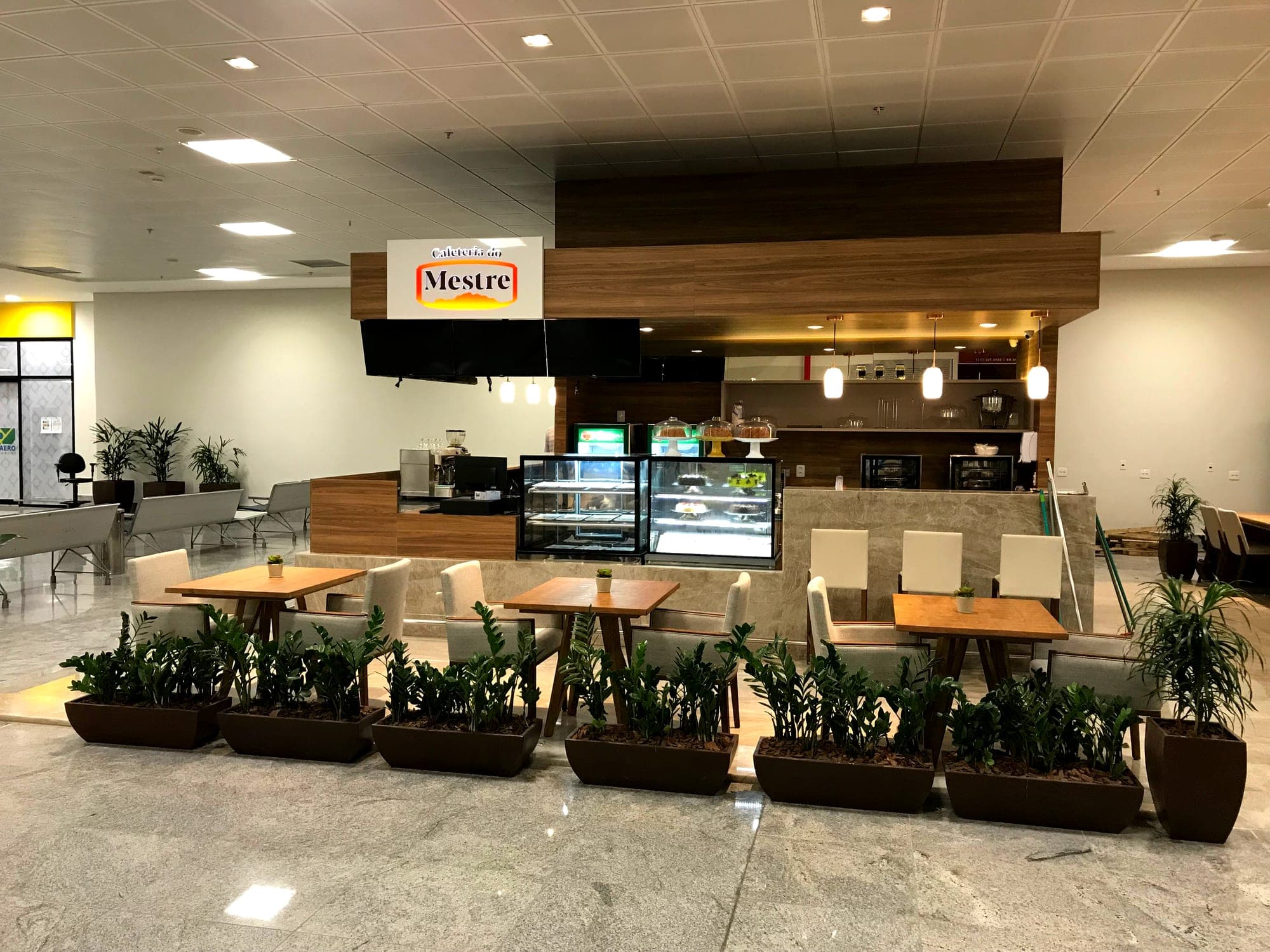 Food court at Vitória Airport